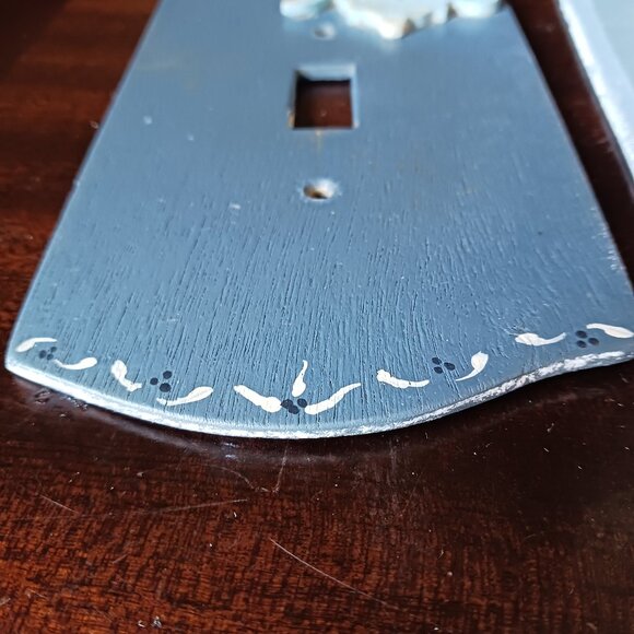 VINTAGE SWITCH Outlet COVERS Lot of 2, Blue Wooden Country Teapot and Cow - Picture 8 of 10